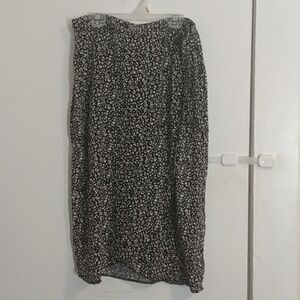 Maurices Women's Size Medium Wrap Around Tie Waist Midi Multicolor Skirt